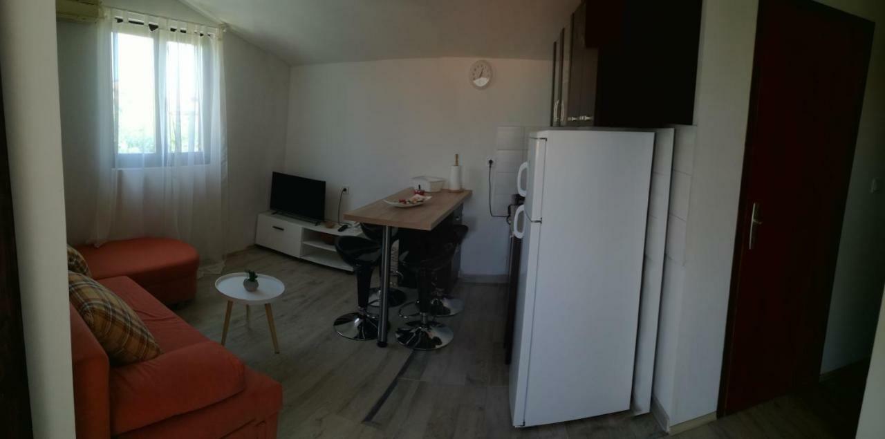 Apartman Zidak Vir Ngoại thất bức ảnh